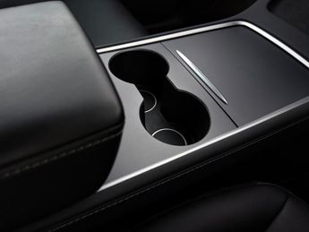 Tesla Model Y Auto RWD 5dr