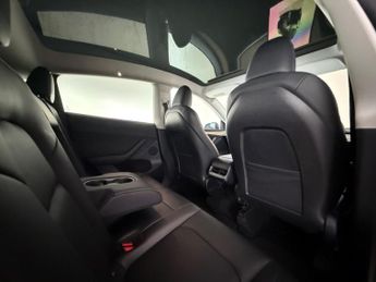 Tesla Model Y Auto RWD 5dr