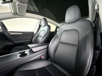Tesla Model Y Auto RWD 5dr