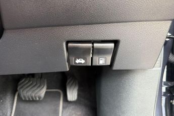 Nissan Micra 1.0 IG-T 92 Tekna 5dr CVT