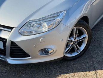 Ford Focus 1.0T EcoBoost Titanium X Euro 5 (s/s) 5dr