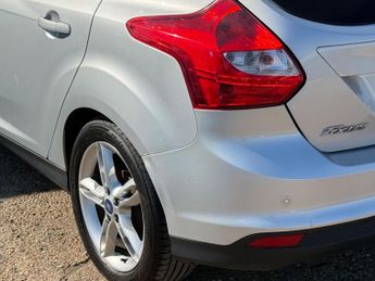 Ford Focus 1.0T EcoBoost Titanium X Euro 5 (s/s) 5dr