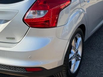 Ford Focus 1.0T EcoBoost Titanium X Euro 5 (s/s) 5dr