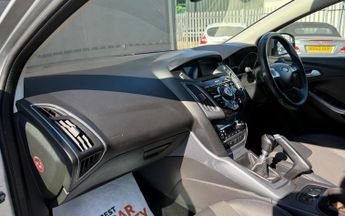 Ford Focus 1.0T EcoBoost Titanium X Euro 5 (s/s) 5dr