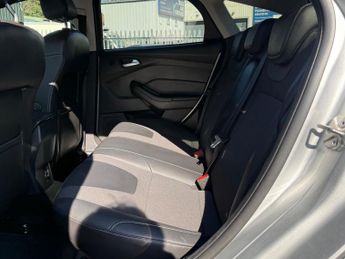 Ford Focus 1.0T EcoBoost Titanium X Euro 5 (s/s) 5dr
