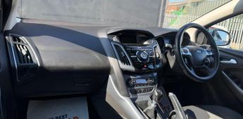 Ford Focus 1.0T EcoBoost Titanium X Euro 5 (s/s) 5dr