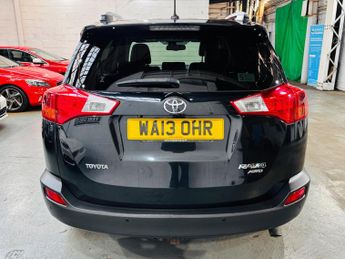 Toyota RAV4 2.2 D-CAT Invincible Auto 4WD Euro 5 5dr