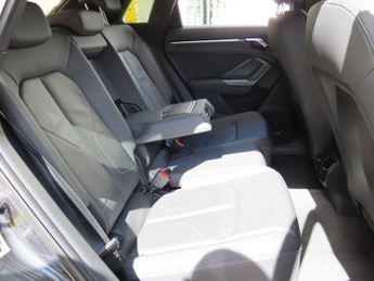 Audi Q3 1.5 TFSI CoD 35 S line S Tronic Euro 6 (s/s) 5dr