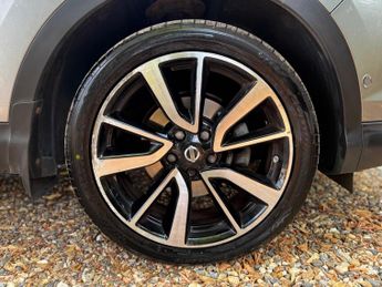 Nissan Qashqai 1.2 DIG-T Tekna XTRON 2WD Euro 6 (s/s) 5dr