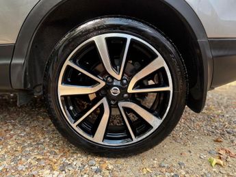 Nissan Qashqai 1.2 DIG-T Tekna XTRON 2WD Euro 6 (s/s) 5dr