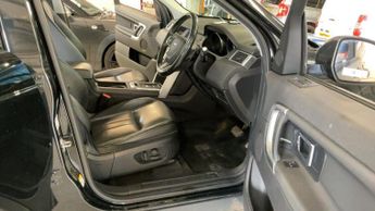 Land Rover Discovery Sport 2.0 TD4 HSE Black Auto 4WD Euro 6 (s/s) 5dr