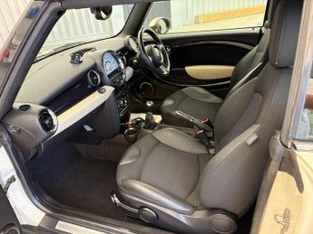 MINI Convertible 1.6 Cooper D Euro 5 (s/s) 2dr