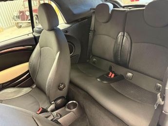 MINI Convertible 1.6 Cooper D Euro 5 (s/s) 2dr