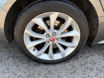 Jaguar XF 2.0d R-Sport Auto Euro 6 (s/s) 4dr