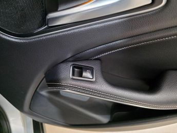 Mercedes-Benz GLA 1.6 GLA180 Urban Edition 7G-DCT Euro 6 (s/s) 5dr