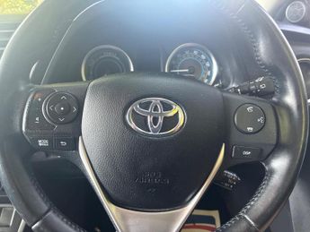 Toyota Auris 1.8 VVT-h Icon Touring Sports CVT Euro 5 (s/s) 5dr