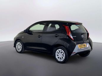 Toyota AYGO 1.0 VVT-i x-play Hatchback 5dr Petrol Manual Euro 6 (s/s) (71 ps