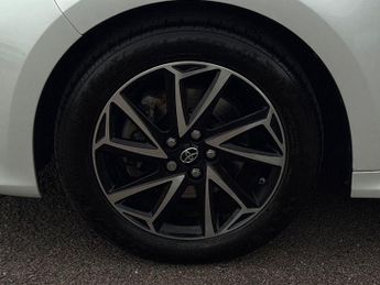 Toyota Yaris 1.5 VVT-h Design Hatchback 5dr Petrol Hybrid E-CVT Euro 6 (s/s) 