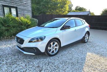 Volvo V40 Cross Country 1.6 T4 Lux Nav Hatchback 5dr Petrol Powershift Euro 5 (s/s) (180