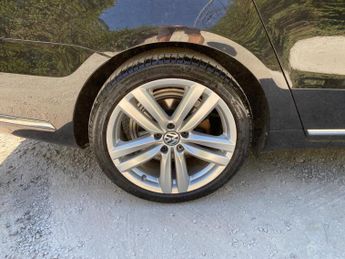 Volkswagen Passat 2.0 TDI BlueMotion Tech Executive Style DSG Euro 5 (s/s) 4dr