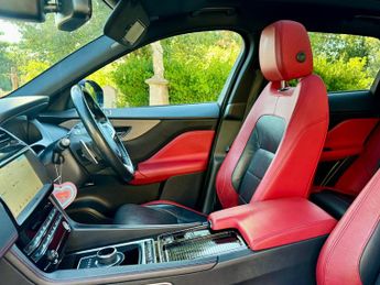Jaguar F-PACE 3.0 D300 V6 S SUV 5dr Diesel Auto AWD Euro 6 (s/s) (300 ps)