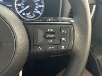 Nissan Qashqai 1.3 DIG-T MHEV Visia SUV 5dr Petrol Hybrid Manual Euro 6 (s/s) (