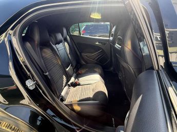 Mercedes-Benz GLA 2.1 GLA220d AMG Line (Premium) 7G-DCT 4MATIC Euro 6 (s/s) 5dr