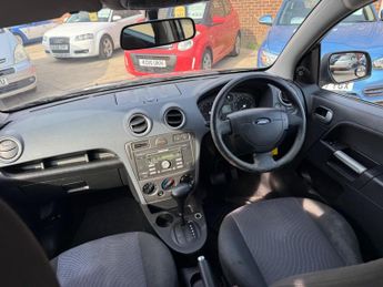Ford Fusion 1.6 Zetec 5dr
