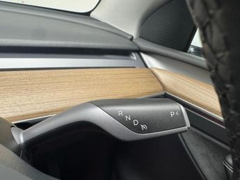 Tesla Model Y (Dual Motor) Long Range Auto 4WDE 5dr