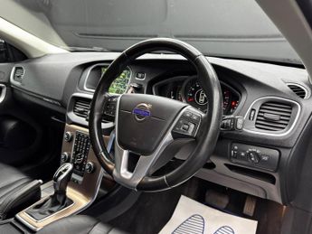 Volvo V40 Cross Country 2.0 D3 Lux Nav Auto Euro 6 (s/s) 5dr