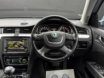 Skoda Superb 2.0 TDI Elegance DSG Euro 5 5dr