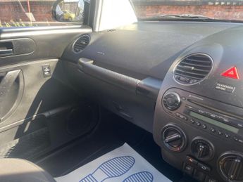 Volkswagen Beetle 2.0 Tiptronic Euro 4 3dr