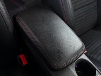 Mercedes-Benz A Class 1.5 A180d AMG Line (Premium) 7G-DCT Euro 6 (s/s) 5dr