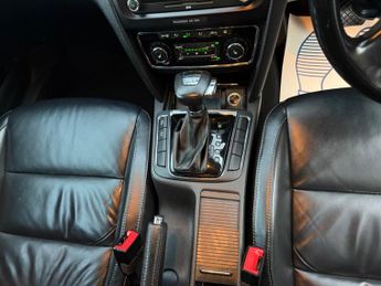Skoda Superb 2.0 TDI Elegance DSG Euro 5 5dr