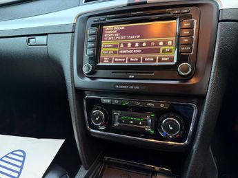 Skoda Superb 2.0 TDI Elegance DSG Euro 5 5dr