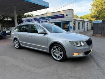 Skoda Superb 2.0 TDI Elegance Euro 5 5dr