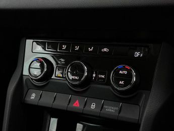 Skoda Karoq 1.5 TSI ACT SE DSG Euro 6 (s/s) 5dr
