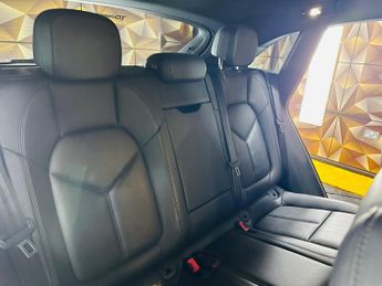 Porsche Macan 3.0 TD V6 S PDK 4WD Euro 6 (s/s) 5dr