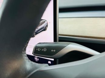 Tesla Model 3 Standard Range Plus Auto RWD 4dr