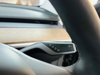 Tesla Model 3 Standard Range Plus Auto RWD 4dr