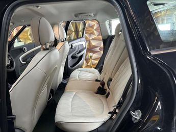 MINI Countryman 1.5 10kWh Cooper SE Exclusive Auto ALL4 Euro 6 (s/s) 5dr