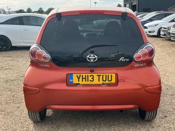 Toyota AYGO 1.0 VVT-i Fire Euro 5 5dr