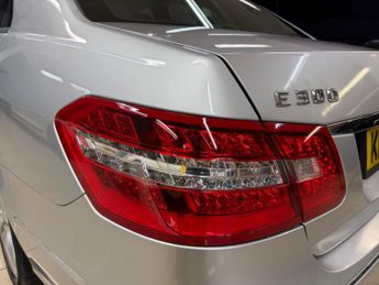 Mercedes-Benz E Class 2.1 E300dh BlueTEC G-Tronic+ Euro 5 (s/s) 4dr