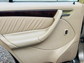 Mercedes-Benz C Class 2.3 C230 Kompressor Elegance 4dr