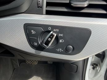 Audi A4 Avant 2.0 TDI ultra SE S Tronic Euro 6 (s/s) 5dr
