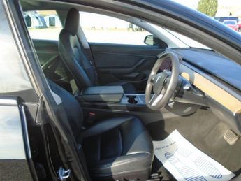 Tesla Model 3 Standard Range Plus Auto RWD 4dr
