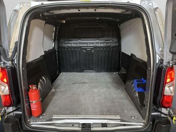 Vauxhall Combo Electric 2300 50kWh Dynamic Panel Van 5dr Electric Auto L1 H1 (7.4kW Char