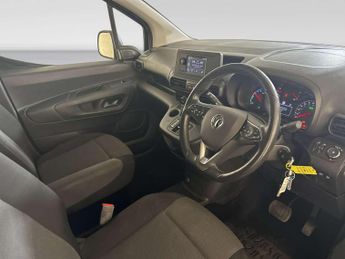 Vauxhall Combo Electric 2300 50kWh Dynamic Panel Van 5dr Electric Auto L1 H1 (7.4kW Char