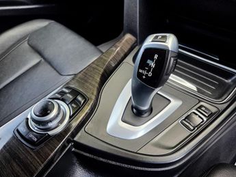 BMW 3 Series 2.0 320d Luxury Auto Euro 5 (s/s) 4dr