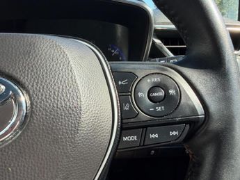 Toyota Corolla 1.8 VVT-h Icon Tech CVT Euro 6 (s/s) 5dr